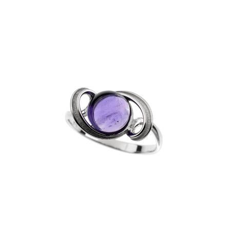 Silver ring with amrthyst