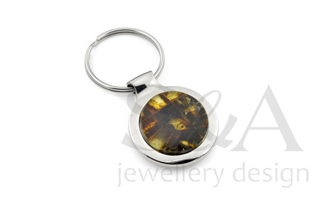 Steel keychain with amber