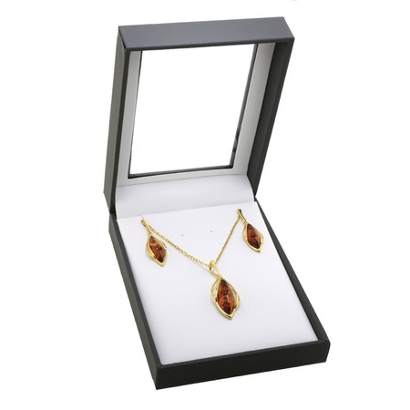 Silver set with amber