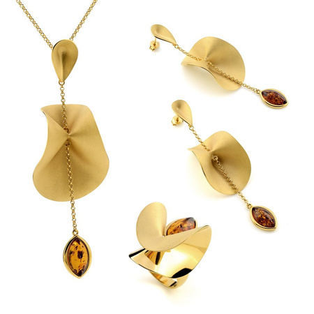 Kolczyki srebrne z bursztynem