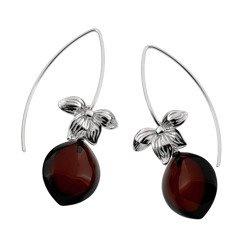 Silver earrings with amber