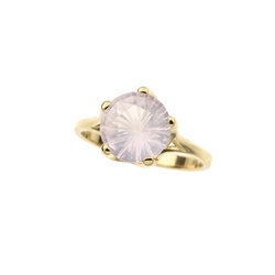 Gold ring with rose quartz