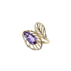 Gold ring with amethyst
