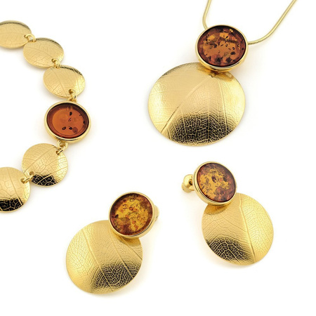 Silver pendant with amber