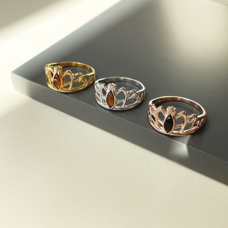 Silver ring with amber - crown