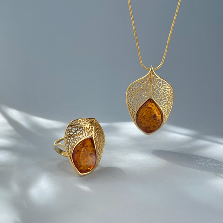 Silver earrings with amber