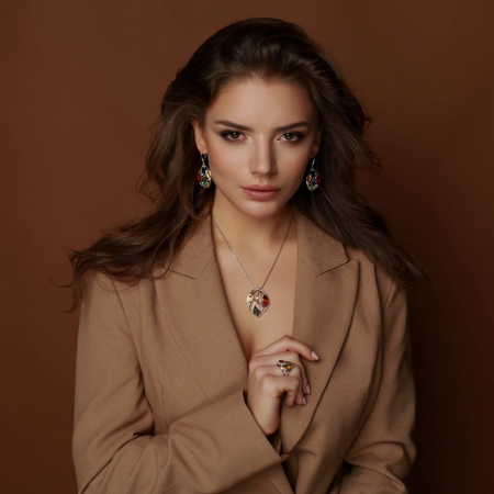 Wisiorek srebrny z bursztynem