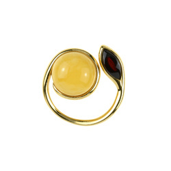 Silver pendant with amber