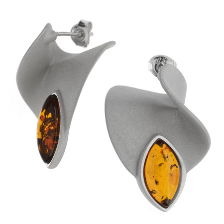Kolczyki srebrne z bursztynem