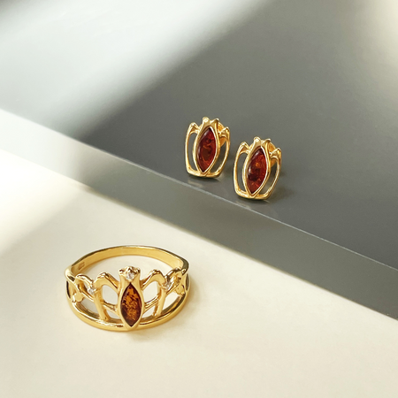 Silver ring with amber - crown