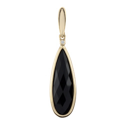 Gold pendant with black agate